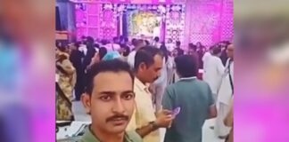 UP पुलिस के सिपाही ने मंदिर में खींची फोटो पर लगाया विवादित ऑडियो, देखें Video UP Constable viral video