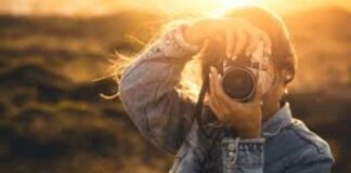 World Photography Day पर इन खूबसूरत जगहों पर जाकर कैमरे में कैद करें यादगार पल World Photography Day 2025