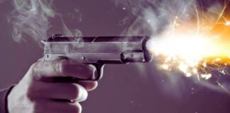 गोरखपुर में युवक की गोली मारकर हत्या, पथराव में थानेदार सहित कई पुलिसकर्मी जख्मी, गांव में पुलिस बल तैनात up crime news