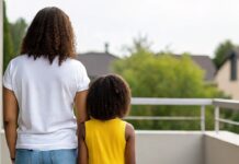 सौतेली मां की शर्मनाक करतूत, 6 साल की मासूम को तीसरी मंजिल से फेंका, CCTV से खुला राज Karnataka news