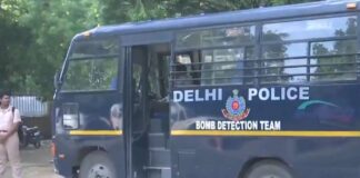 दिल्ली के कई स्कूलों को बम से उड़ाने की मिली धमकी, छात्रों को निकाला गया