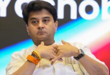 सिंधिया ने भरी सभा में खुलेआम जताया प्यार, ‘I Love You Too’ का वीडियो सोशल मीडिया पर वायरल Jyotiraditya Scindia