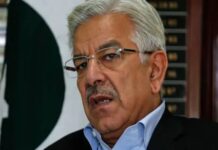 पाकिस्तान के रक्षा मंत्री ने भारत पर लगाए छद्म युद्ध के आरोप, बोले- टू फ्रंट वॉर के लिए तैयार