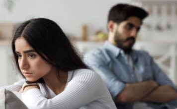 रिश्ते में खामोशी से क्या हो सकता है असर?