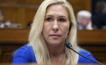 डोनाल्ड ट्रंप की पार्टी की सांसद ने दिया इस्तीफा, कभी रहीं अमेरकी राष्ट्रपति की कट्टर समर्थक