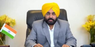 अमृतसर की दो छोटी बच्चियों ने दिखाई इंसानियत की मिसाल, बाढ़ पीड़ितों के लिए दान की पूरी कमाई