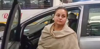 गंदी गालियां, मारने के लिए चप्पल उठाया, किसी घर में रोहिणी जैसी बहन पैदा न हो, रोहिणी आचार्य ने लालू परिवार पर फोड़ा बम