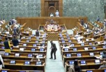 सोनिया गांधी माफी मांगे…पीएम मोदी पर दिए गए विवादित बयान के बाद संसद में जमकर हुआ हंगामा, बीजेपी ने कांग्रेस से की ये बड़ी मांग