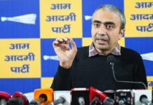 सरकारी स्कूलों में न पर्याप्त कमरे, न दरवाजे-खिड़कियां, ठंड में भी बरामदे में कक्षाएं लगाने को मजबूर बच्चे: अनुराग ढांडा