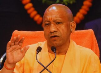 योगी आदित्यनाथ का बड़ा बयान- ‘पुलिस गोली न मारे तो क्या करे?’, अपराधियों पर सख्ती की नीति पर दिया करारा जवाब Yogi Adityanath makes a strong statement: 'What should the police do if they don't fire?', giving a firm response on the policy of taking strict action against criminals.