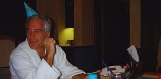 शॉकिंग क्लेम! जेफरी एपस्टीन की मौत फांसी से नहीं, गला घोंटने से हुई, अटॉप्सी डॉक्टर का दावा Shocking claim! Jeffrey Epstein died from strangulation, not hanging, claims autopsy doctor