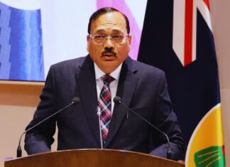 सुप्रीम कोर्ट में CJI का तीखा रुख, माता-पिता कौन तय करेंगे हम? SIR पर ऐसी याचिका बर्दाश्त नहीं The CJI's sharp stance in the Supreme Court: "We are the ones who decide who the parents are? Such a petition against Sir is unacceptable."