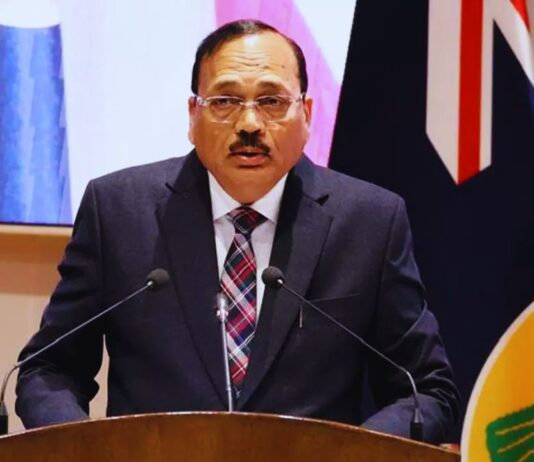 सुप्रीम कोर्ट में CJI का तीखा रुख, माता-पिता कौन तय करेंगे हम? SIR पर ऐसी याचिका बर्दाश्त नहीं The CJI's sharp stance in the Supreme Court: "We are the ones who decide who the parents are? Such a petition against Sir is unacceptable."