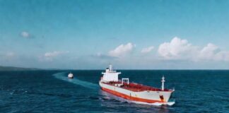 LPG संकट खत्म! होर्मुज स्ट्रेट पार कर 92 हजार टन गैस लेकर जहाज भारत पहुंचने को तैयार LPG crisis over! Ship carrying 92,000 tonnes of gas crosses the Strait of Hormuz and is ready to reach India.