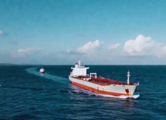 LPG संकट खत्म! होर्मुज स्ट्रेट पार कर 92 हजार टन गैस लेकर जहाज भारत पहुंचने को तैयार LPG crisis over! Ship carrying 92,000 tonnes of gas crosses the Strait of Hormuz and is ready to reach India.