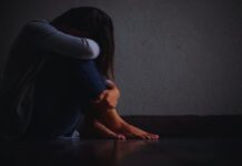 ग्रेटर नोएडा में 13वीं मंजिल से कूदकर एमबीए छात्रा ने दी जान, पुलिस ने शुरू की जांच MBA Student Commits Suicide by Jumping from 13th Floor in Greater Noida; Police Launch Investigation