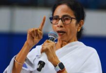 “बीजेपी सरकार बनी तो रसोई से मछली-अंडा गायब”: ममता का बंगाल में तंज "If BJP forms government, fish and eggs disappear from kitchen": Mamata's jibe in Bengal