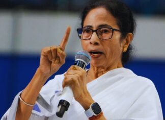 “बीजेपी सरकार बनी तो रसोई से मछली-अंडा गायब”: ममता का बंगाल में तंज "If BJP forms government, fish and eggs disappear from kitchen": Mamata's jibe in Bengal