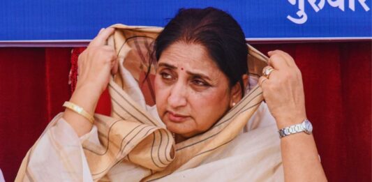 कांग्रेस ने हाथ खींचा, बरामती उपचुनाव में सुनेत्रा पवार की एकतरफा जीत पक्की Congress Withdraws Support; Sunetra Pawar's One-Sided Victory in Baramati By-election Assured.