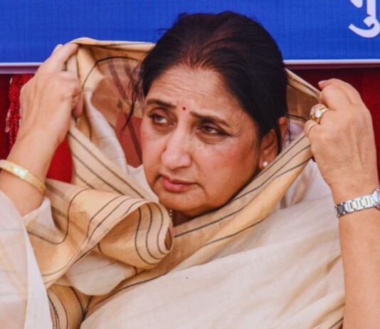 कांग्रेस ने हाथ खींचा, बरामती उपचुनाव में सुनेत्रा पवार की एकतरफा जीत पक्की Congress Withdraws Support; Sunetra Pawar's One-Sided Victory in Baramati By-election Assured.