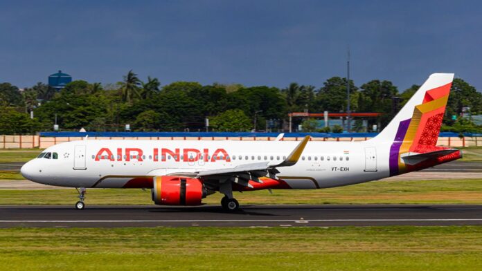 Accident in Muscat Air India Aircraft Strikes Runway Light.jpg Accident in Muscat Air India Aircraft Strikes Runway Light.jpg