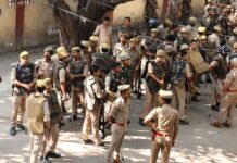 लखनऊ में वकीलों और पुलिस के बीच हुई भयंकर झड़प, कई वकील हुए घायल: क्या है पूरा मामला? Fierce clash breaks out between lawyers and police in Lucknow