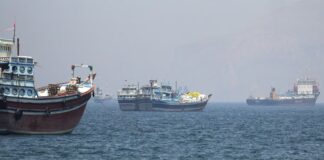 होर्मुज स्ट्रेट में भारतीय जहाज पर गोलीबारी, गुजरात के नाविक की मौत Strait of Hormuz