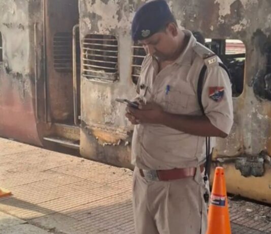 सासाराम-पटना फास्ट पैसेंजर की बोगी में लगी आग, यात्री परेशान