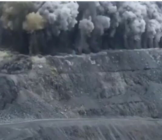 चीन में अवैध खनन बना काल, खदान ढहने से 5 लोगों की हुई मौत China mining collapse