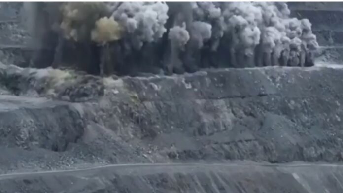 China mining collapse