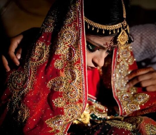 शादी के 26 दिन बाद 13 वर्षीय दुल्हन की मौत, पति के खुलासे से मामला उलझा 13-Year-Old Bride Dies 26 Days After Marriage; Husband's Revelation Complicates the Case