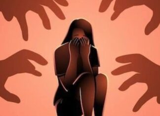 दो युवकों ने मदद के बहाने फंसाया, बेहोश कर महिला से सामूहिक दुष्कर्म का आरोप Two youths accused of gang raping a woman after rendering her unconscious under the pretext of offering help