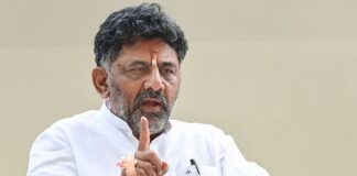 डीके शिवकुमार ने कर्नाटक के सीएम पद की ली शपथ, राहुल गांधी और मल्लिकार्जुन खरगे रहे मौजूद