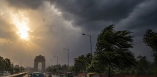दिल्ली में आज मौसम का डबल अटैक, झुलसाती गर्मी के बीच बारिश और तूफानी हवाओं की हो सकती हैं एंट्री Delhi Weather