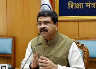 NCERT विवाद पर शिक्षा मंत्रालय सख्त, लापरवाही बरतने वालों पर गिरेगी गाज Education Minister Dharmendra Pradhan
