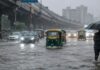 दिल्ली से गुजरात तक मूसलाधार बारिश का कहर, यूपी में 19 की जान गई; 17 राज्यों में रेड अलर्ट Monsoon rains