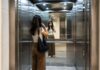 लिफ्ट का शीशा सिर्फ चेहरा देखने के लिए नहीं, इसके पीछे है बड़ा कारण Elevator Mirror