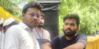 ‘दिल्ली-NCR में आग लगा देंगे’ वाले वीडियो से मचा बवाल, प्रदर्शनकारी के खिलाफ पुलिस में शिकायत We will set the entire Delhi-NCR on fire a man issued threats at Jantar Mantar over Abhijit Dipke