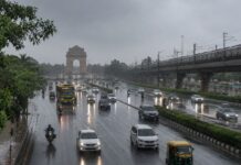 दिल्लीवालों को गर्मी से राहत, NCR में शुरू हुई फुहारें झमाझम बारिश का इंतजार कब खत्म होगा? Delhi NCR Weather