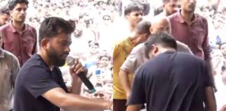 अभिजीत दीपके पर महिला ने फेंकी स्याही, थप्पड़ मारने की कोशिश का आरोप abhijeet dipke indefinite hunger strike