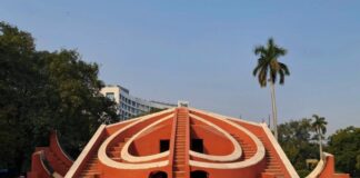 1724 में क्यों बना था दिल्ली का जंतर-मंतर? 4 खास यंत्रों की अनोखी कहानी Jantar Mantar Delhi