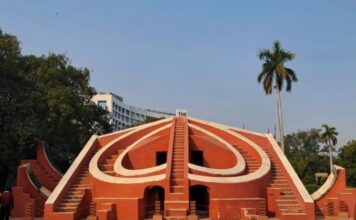 1724 में क्यों बना था दिल्ली का जंतर-मंतर? 4 खास यंत्रों की अनोखी कहानी Jantar Mantar Delhi