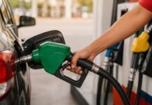 तेल हुआ सस्ता, लेकिन राहत नहीं! पेट्रोल-डीजल के दाम स्थिर Petrol Diesel Price Today