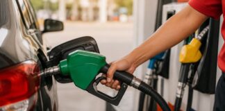 तेल हुआ सस्ता, लेकिन राहत नहीं! पेट्रोल-डीजल के दाम स्थिर Petrol Diesel Price Today