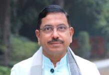 नई जिम्मेदारी, बड़े इम्तिहान! शिक्षा मंत्री प्रल्हाद जोशी के सामने NEET से NEP तक कई चुनौतियां Who is New Education Minister Pralhad Joshi