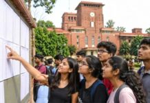 DU UG Admission: दूसरी अलॉटमेंट लिस्ट और कटऑफ जारी, 24,814 नए छात्रों को मिली सीट DU UG Admission