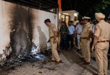 संगरूर में BJP दफ्तर को बनाया निशाना, पेट्रोल बम हमले से मची अफरा-तफरी Petrol bomb hurled at BJP office