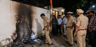 संगरूर में BJP दफ्तर को बनाया निशाना, पेट्रोल बम हमले से मची अफरा-तफरी Petrol bomb hurled at BJP office