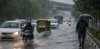 मौसम ने बढ़ाई मुश्किलें! भारी बारिश के चलते चारधाम यात्रा पर ब्रेक, 16 राज्यों में अलर्ट Today Weather Update