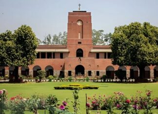 सेंट स्टीफंस कॉलेज में शॉर्ट्स पहनने पर रोक, छात्रों ने बताया ‘मोरल पुलिसिंग’ DU St Stephen College